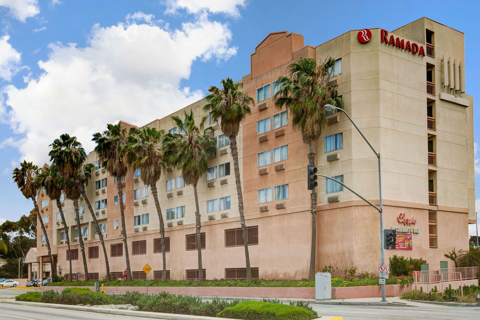 Hotel Ramada By Wyndham Hawthorne Lax / La Stadium
