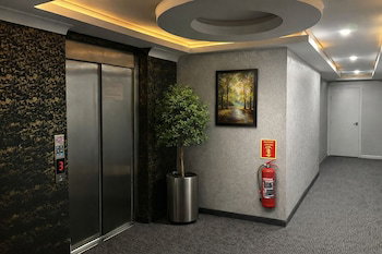 Shelton Airport Otel