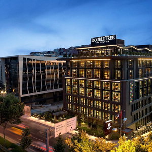 Hotel Doubletree By Hilton Hotel Istanbul - Piyalepasa cazare Eminoenue