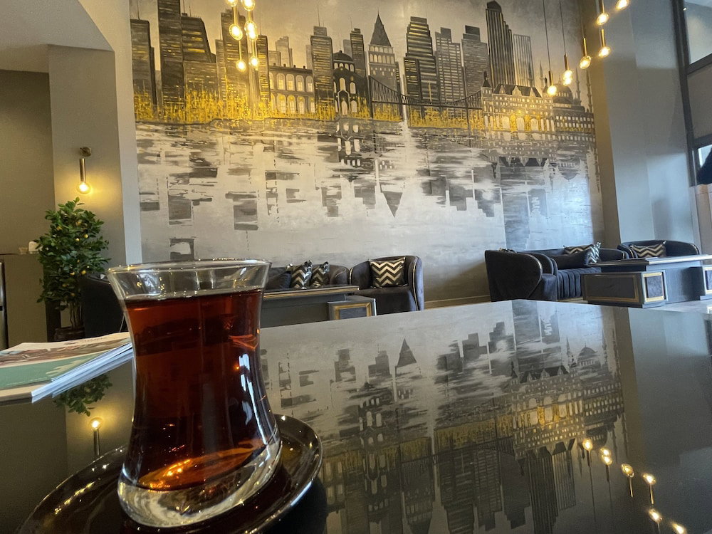 Hotel Agora Royal Residence