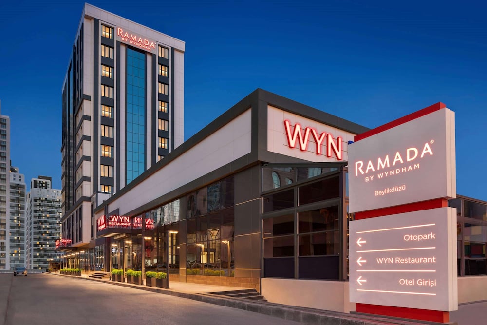 Hotel Ramada By Wyndham Beylikduzu