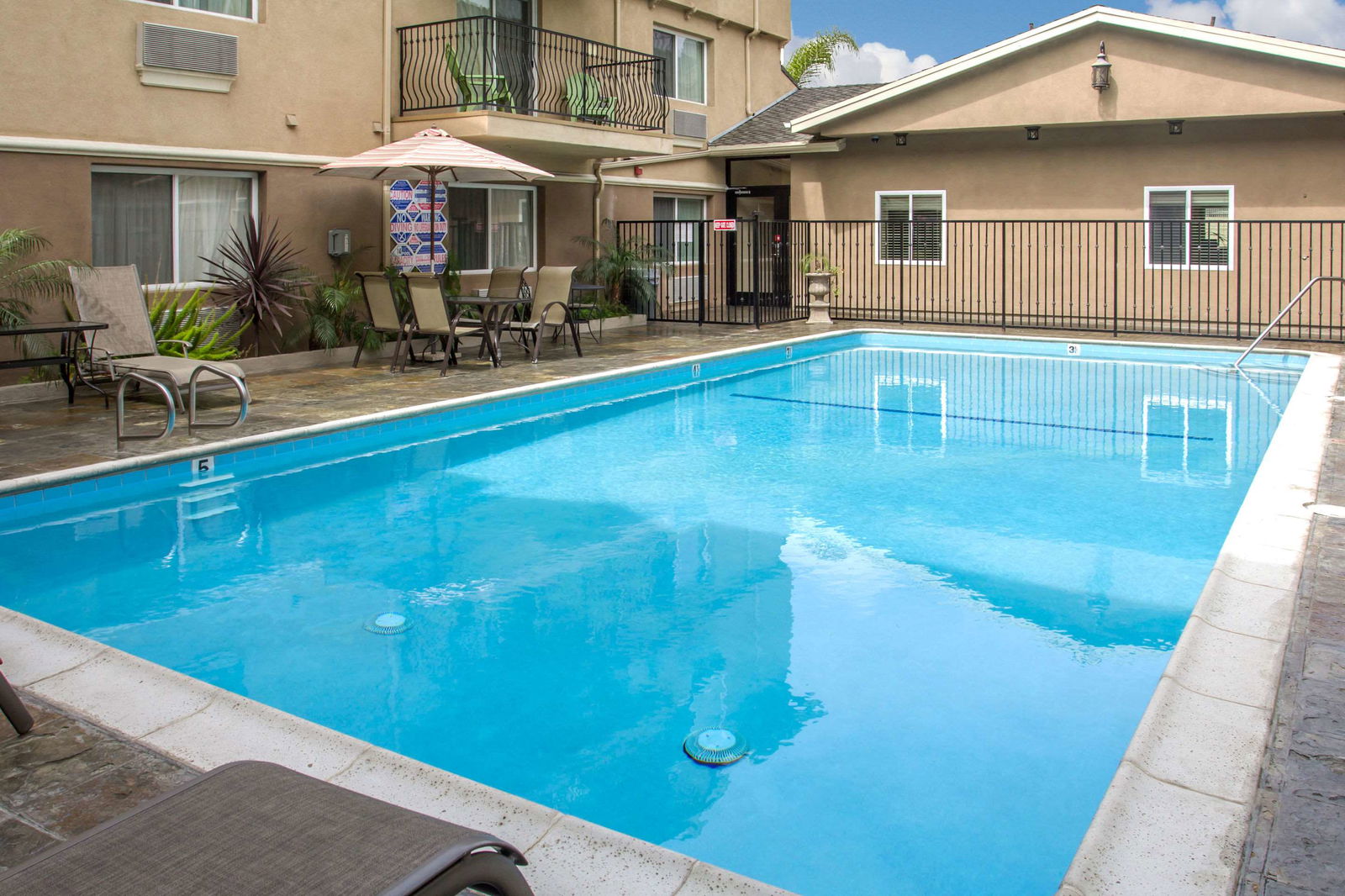 Hotel Comfort Inn Cockatoo Near Lax Airport