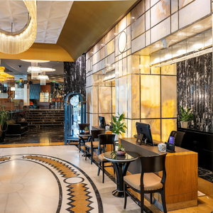 Hotel Radisson Blu Hotel Istanbul Pera cazare Eminoenue