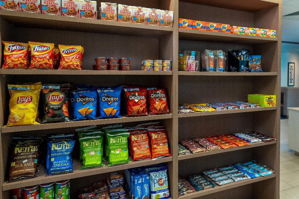 Hotel Holiday Inn Express & Suites Las Vegas - E Tropicana