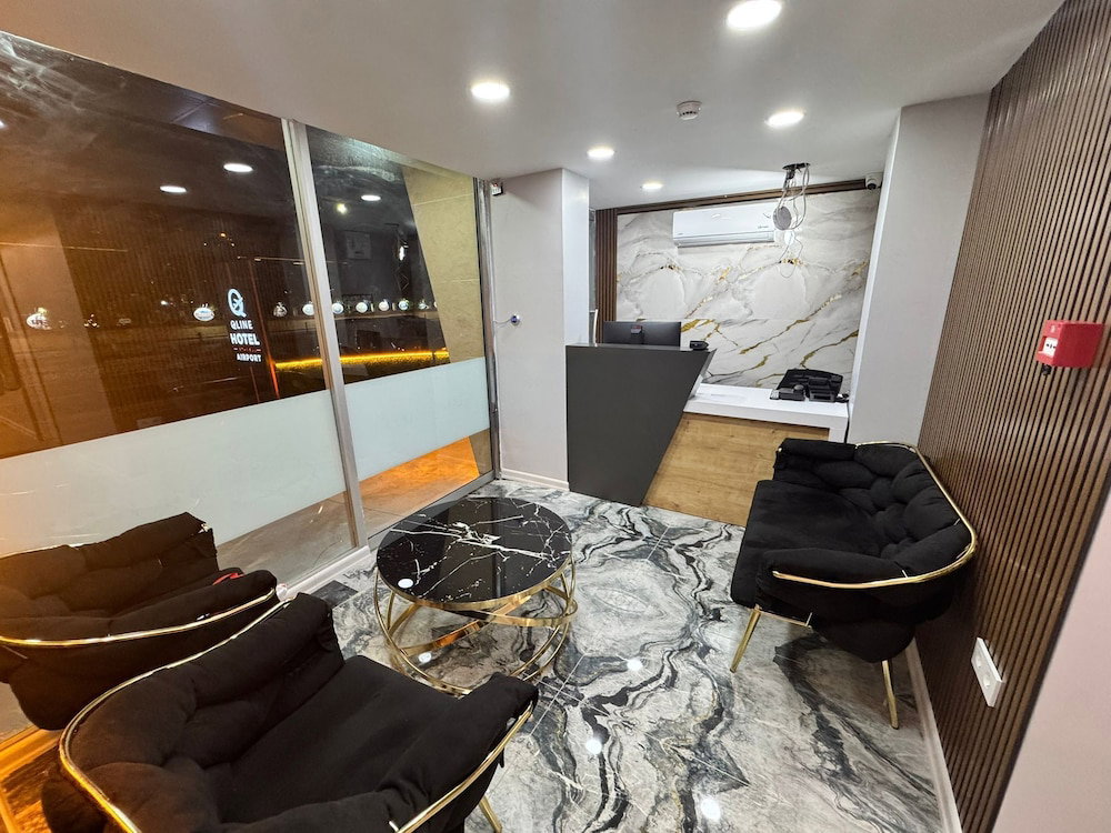 Hotel Q Line Hotel
