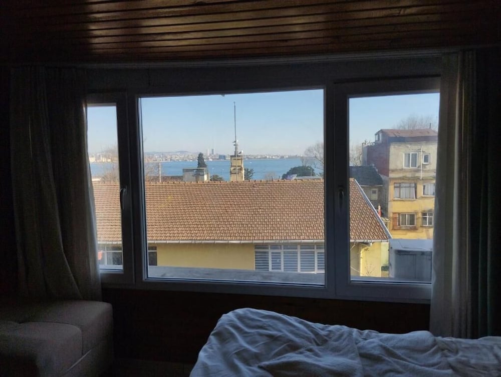 Hotel Hi̇ll House
