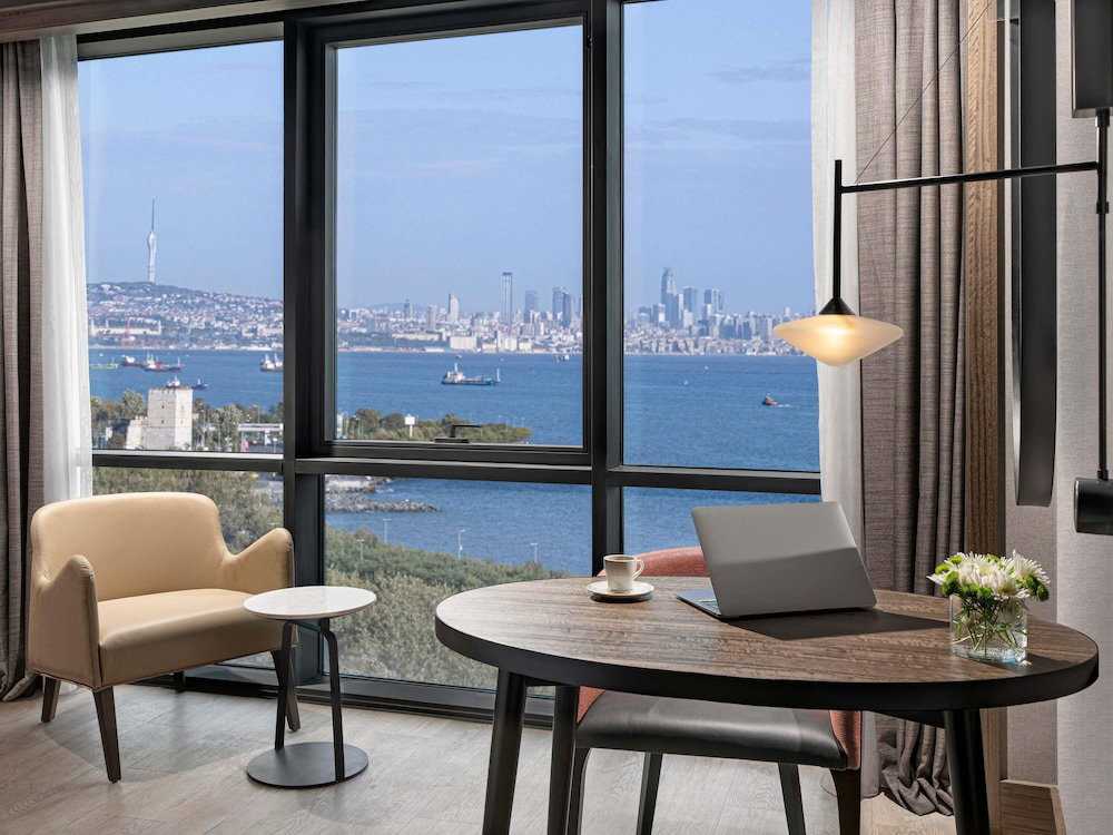 Hotel Mövenpick Hotel Istanbul Marmara Sea