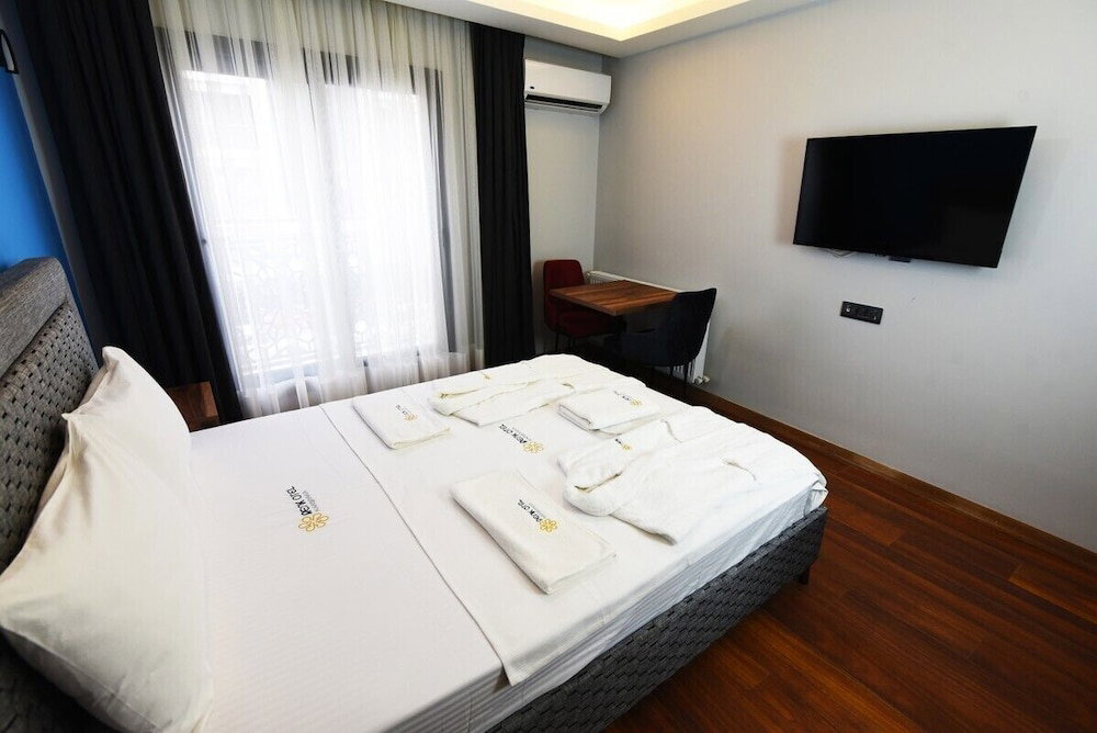 Renk Otel Karşıyaka