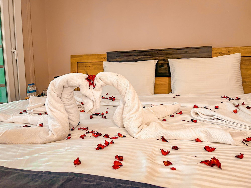 Hotel Life Artemis Otel