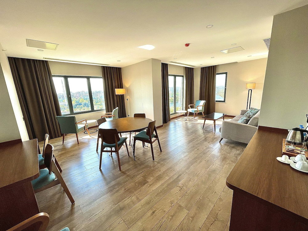 Hotel Turkmen Riverside Hotel