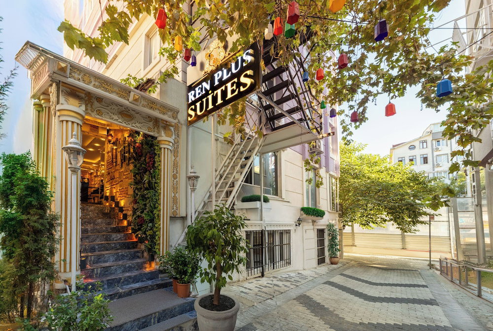 Hotel Ren Plus Sui̇tes Otel