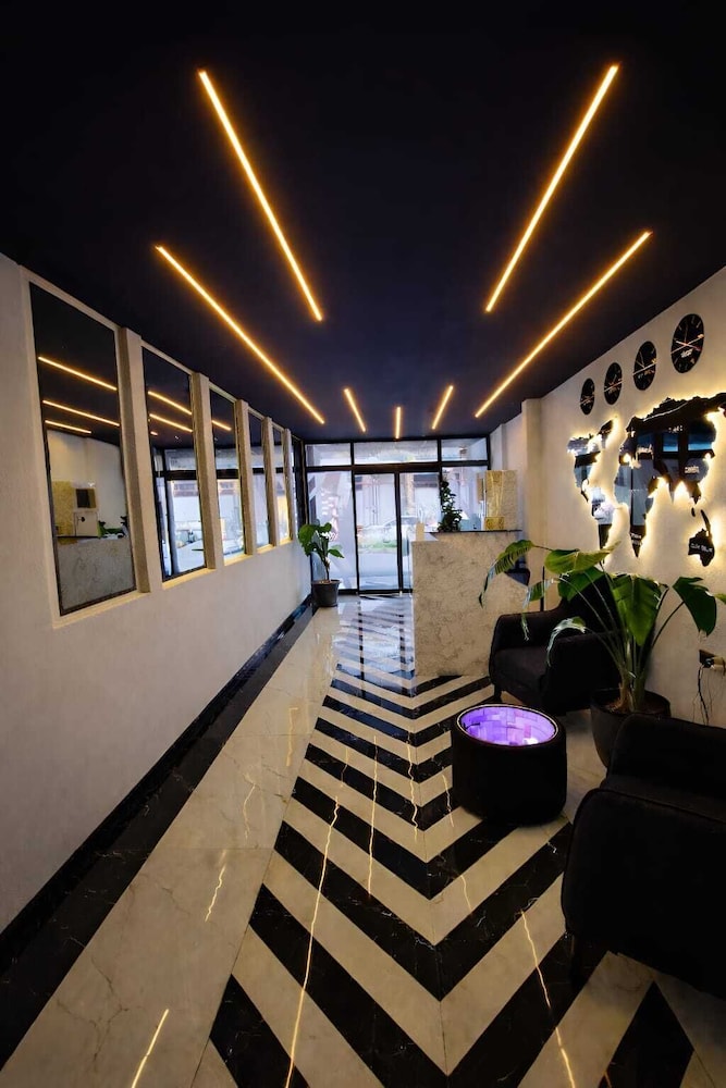 Zebra Otel Buca
