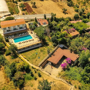 Hotel The Roof Ada cazare Adalar