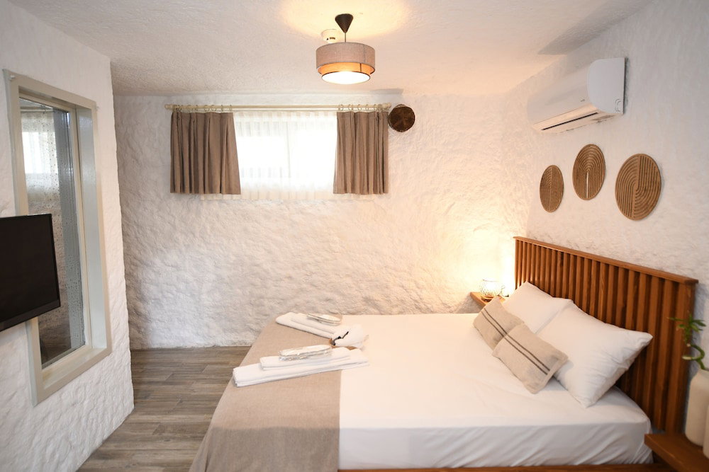 Mahzen Alacati Butik Otel