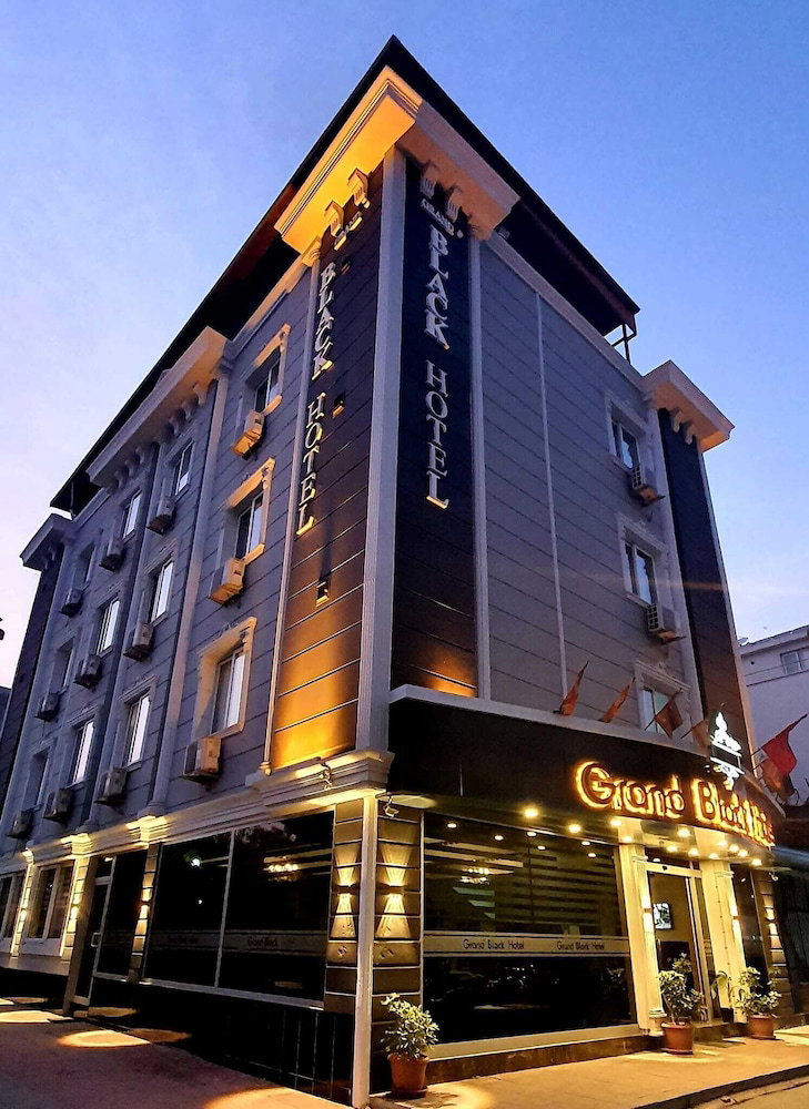 Hotel Grand Black Hotel