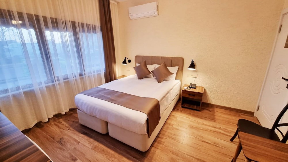 Hotel La Pearl Konaklama