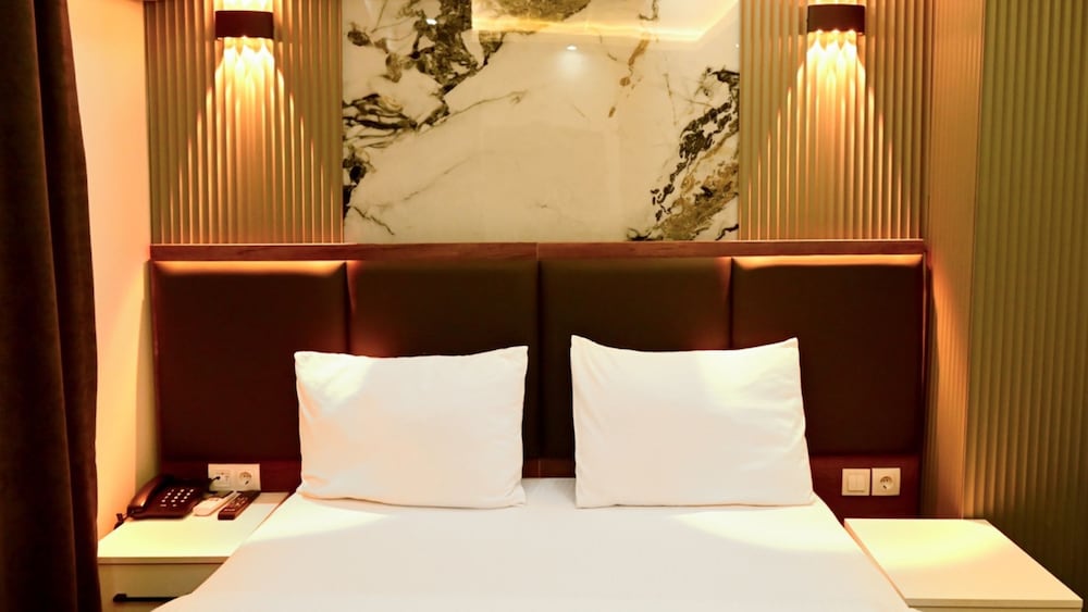 Hotel Lizbonia Suite Otel