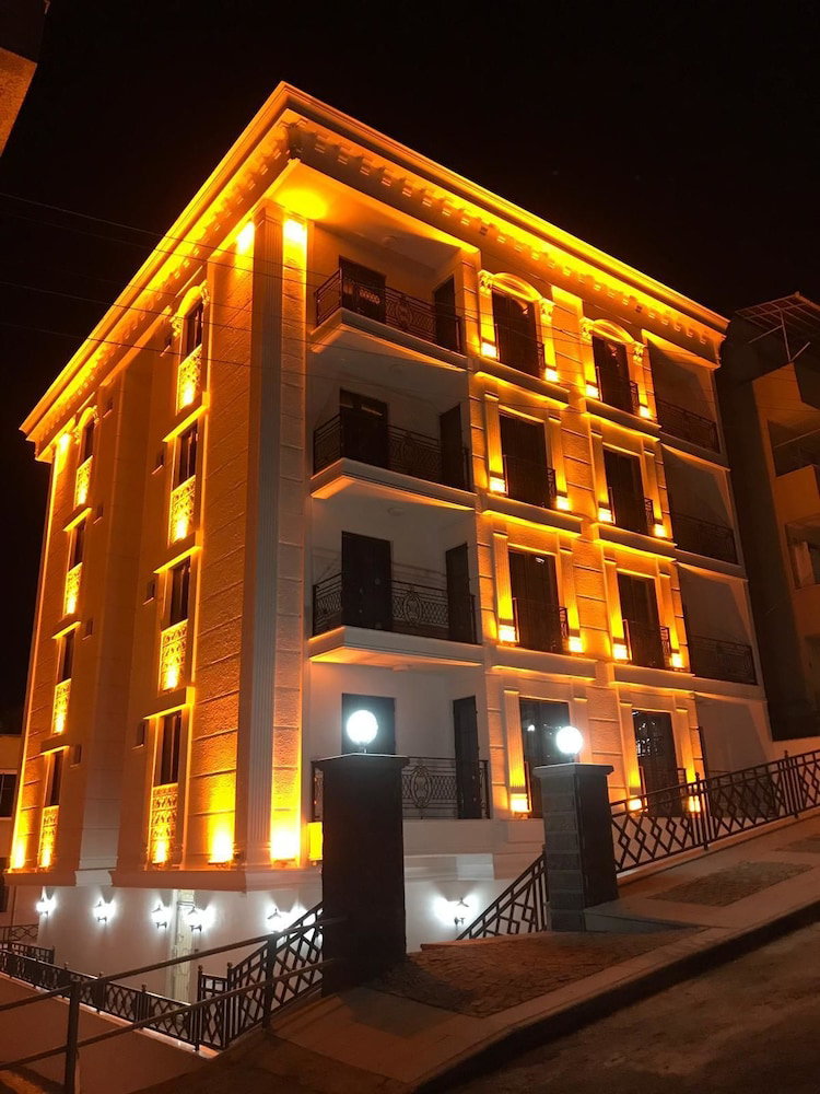 Hotel White Golden Suite Hotel