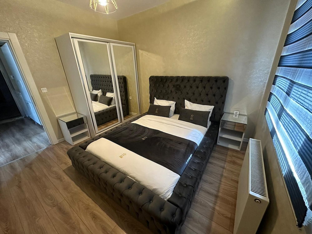 Ef Sui̇t Otel