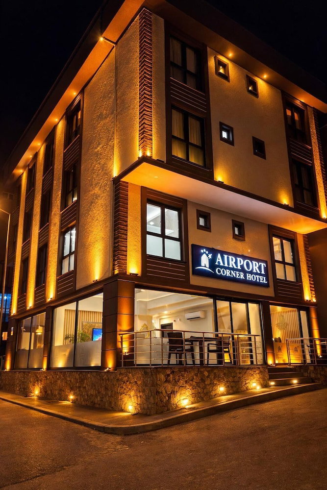 Hotel Airport Corner Hotel