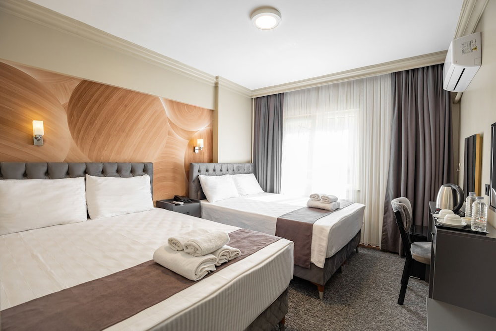 Hotel Loyal City Hotel
