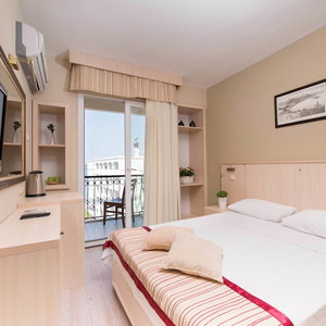 Hotel Ileri Hotel & Apartments cazare Ilica
