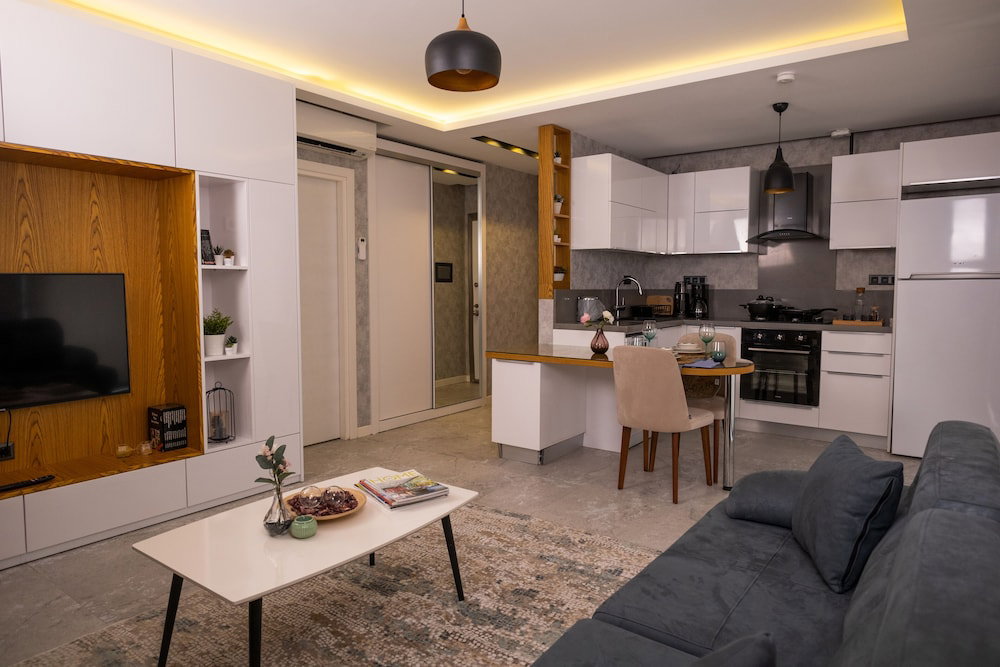 Hotel Sky Garden Suites