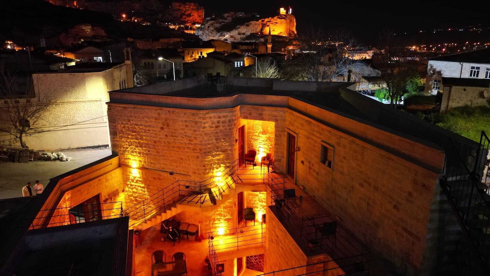 Hotel Cappatria Cave House