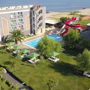 Hotel Aqua Nina Resort Hotel cazare Buharkent