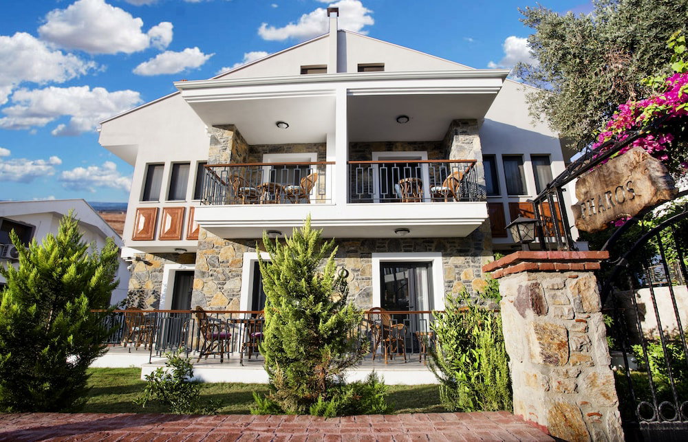 Hotel Pharos Hotel