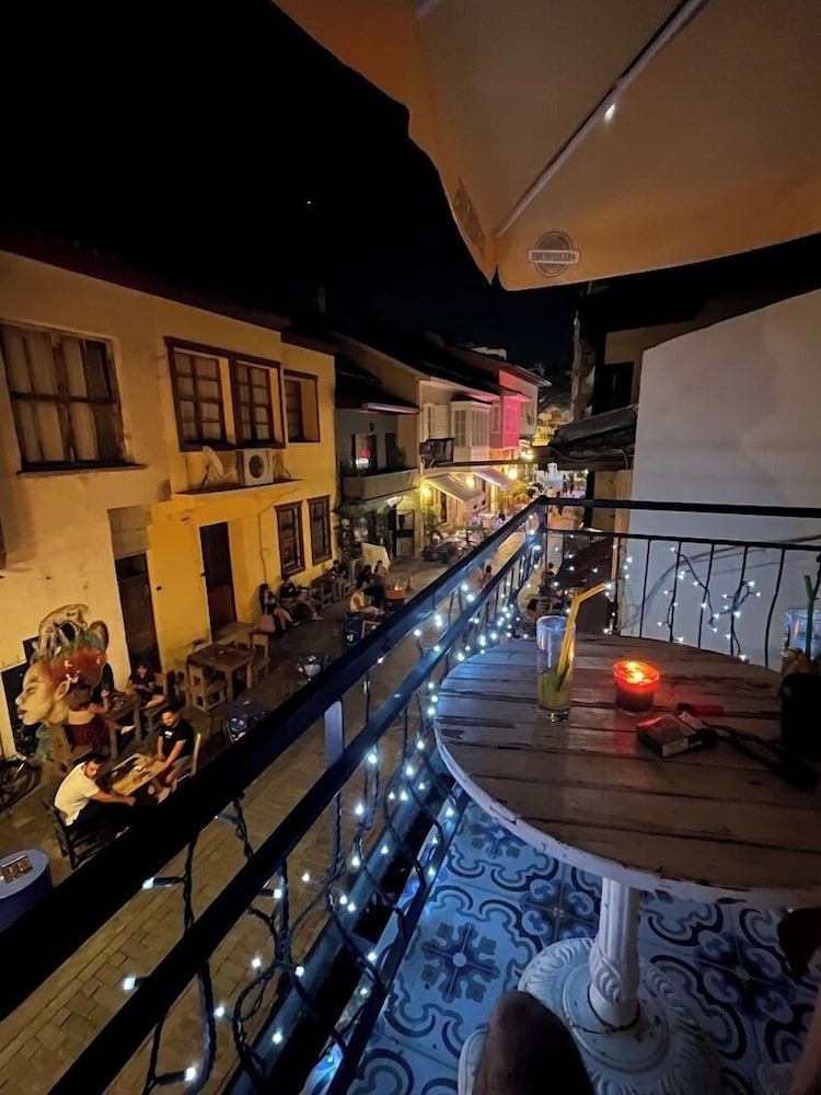 Hotel Callisto Pub & Kitchen & Hotel