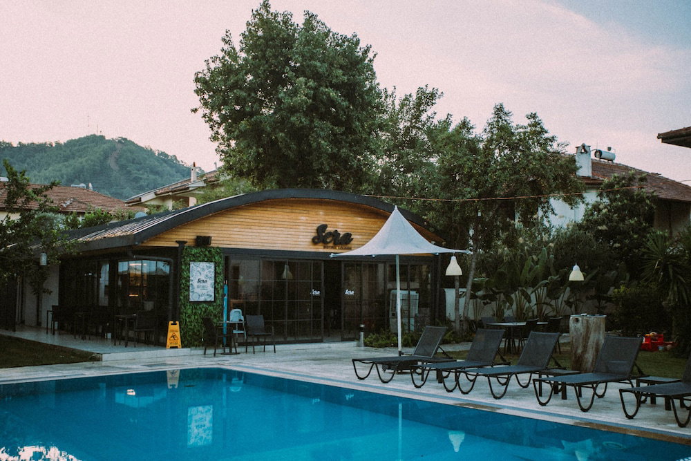 Hotel Vira Hotel & Suites