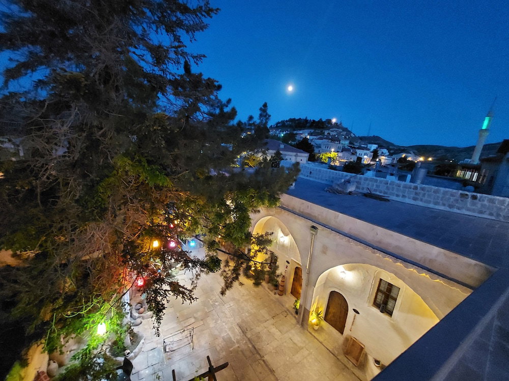 Hotel Armesos Cave Hotel