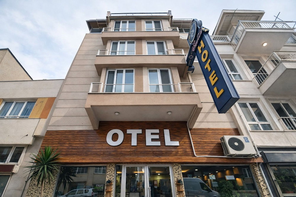 Hotel Nezi̇h Sui̇ts