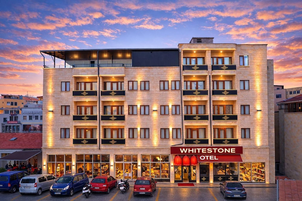 Hotel Whitestone Hotel