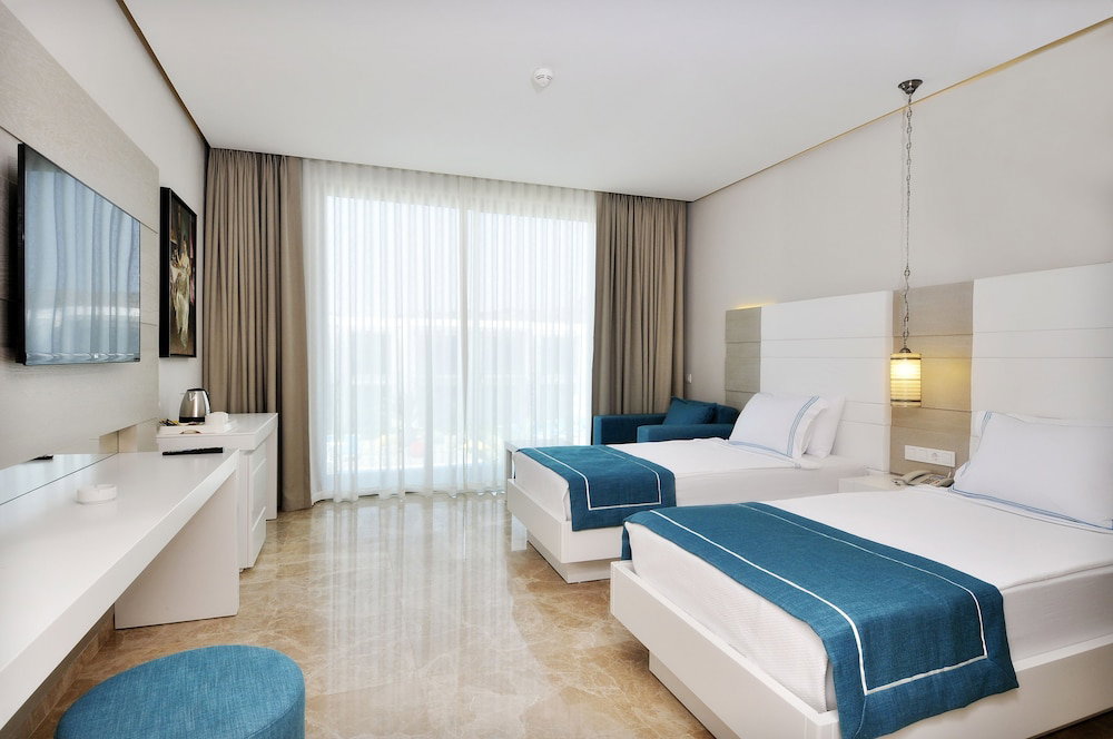 Lugga Boutique Hotel & Beach