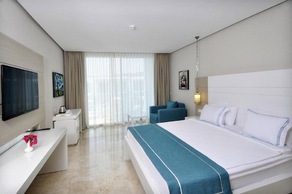 Lugga Boutique Hotel & Beach