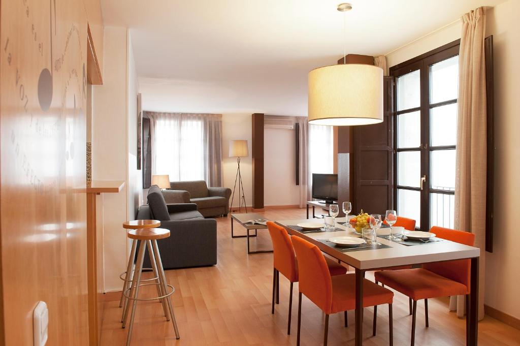 Aspasios Plaza Real Apartments