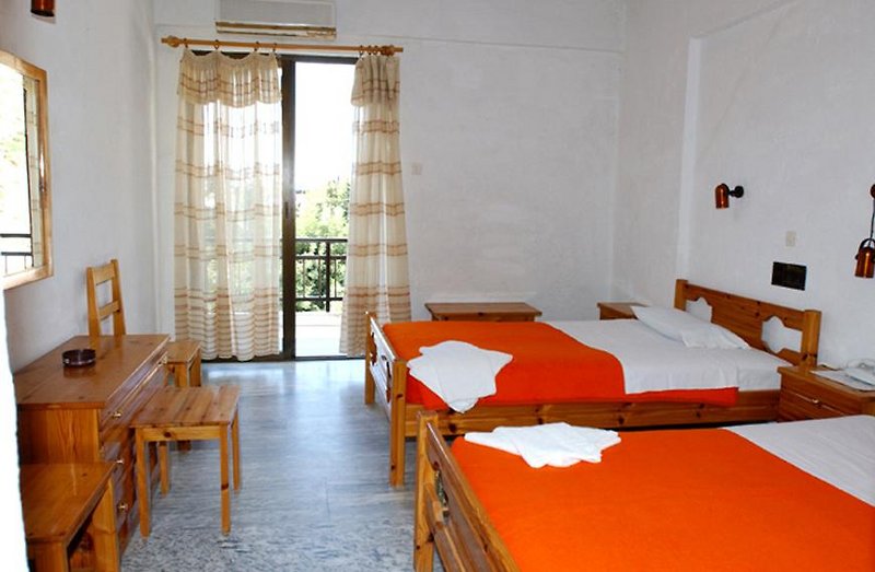 dal travel Matala Hostel