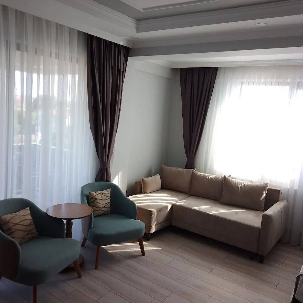 Hotel Grand Gazella Delux Otel