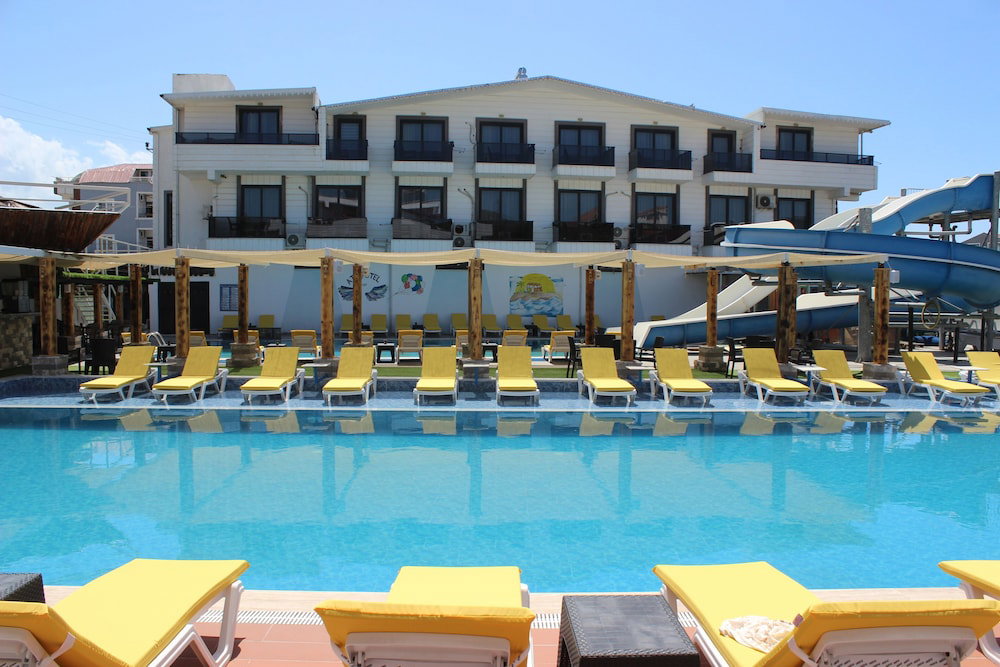 Hotel Atas Aqua Otel Avsa
