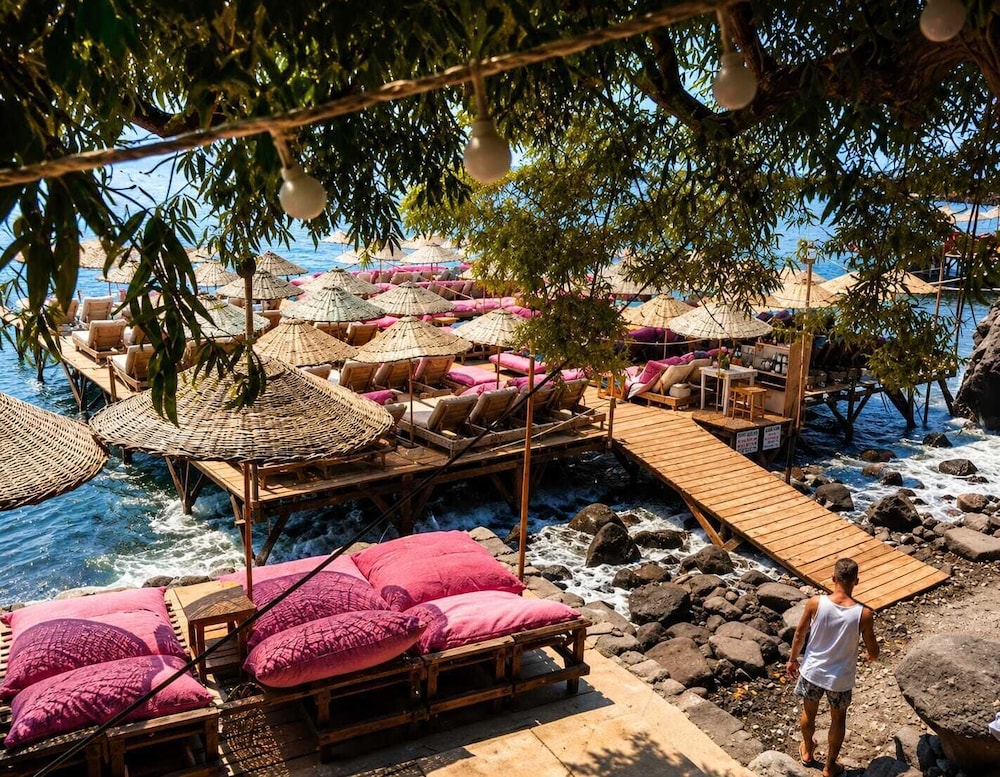 Hotel Assos Plus