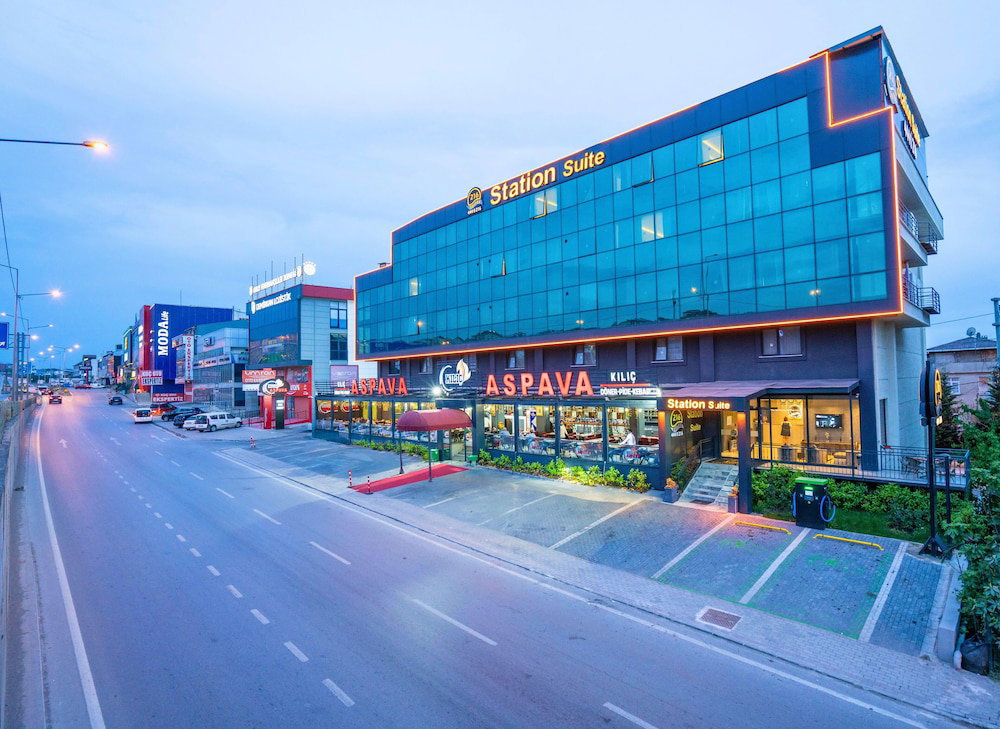 Hotel 216 Station Suite Gebze