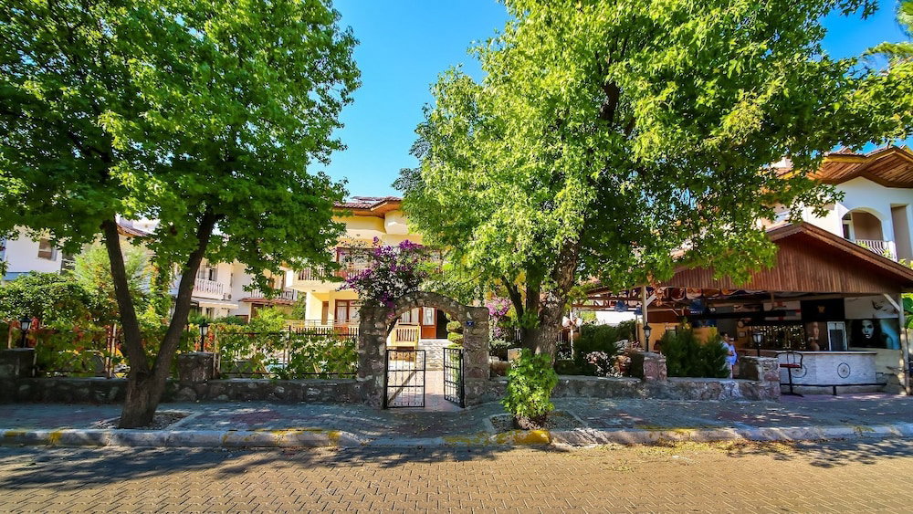 Hotel Ustun Apart
