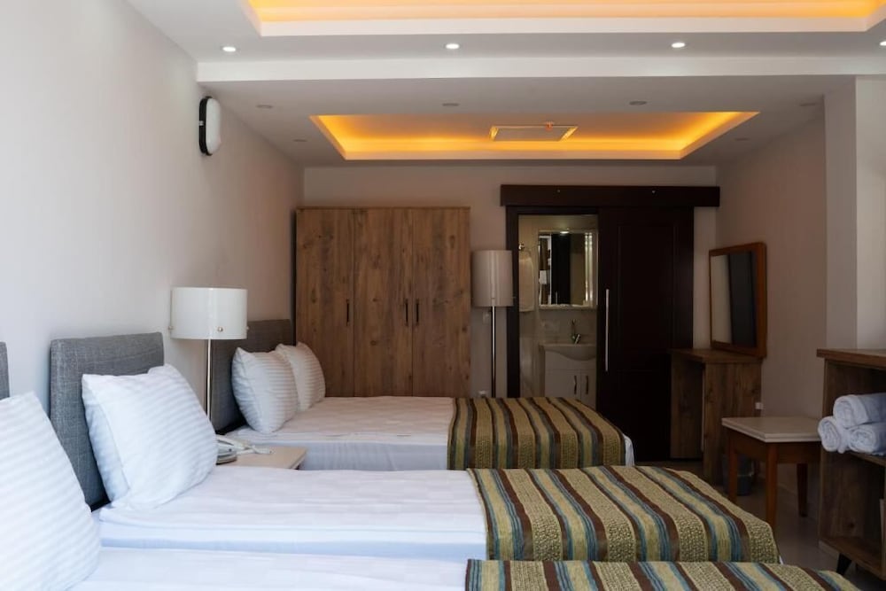 Velaris Boutique Hotel
