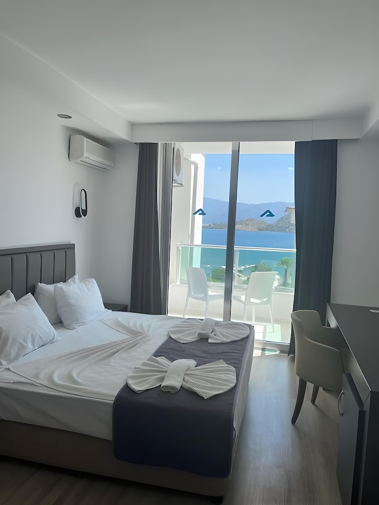 Hotel Supreme Beach - Adults Only