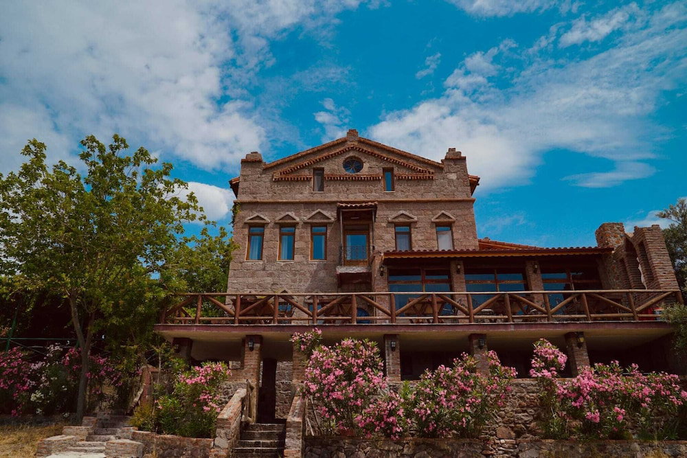 Hotel Assos Ada