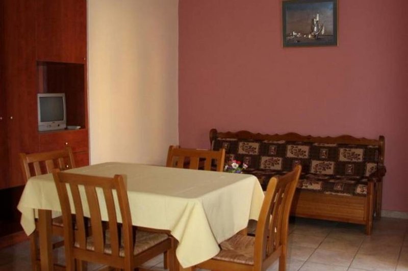 Argyro Apartments & Studios
