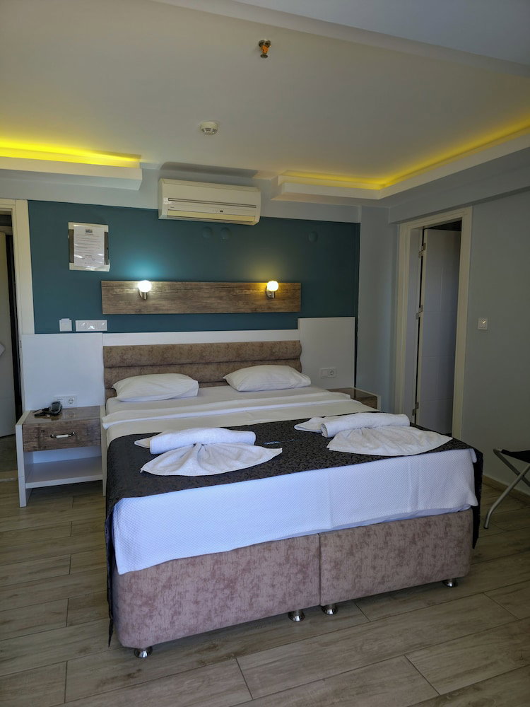 Ada Marin Hotel