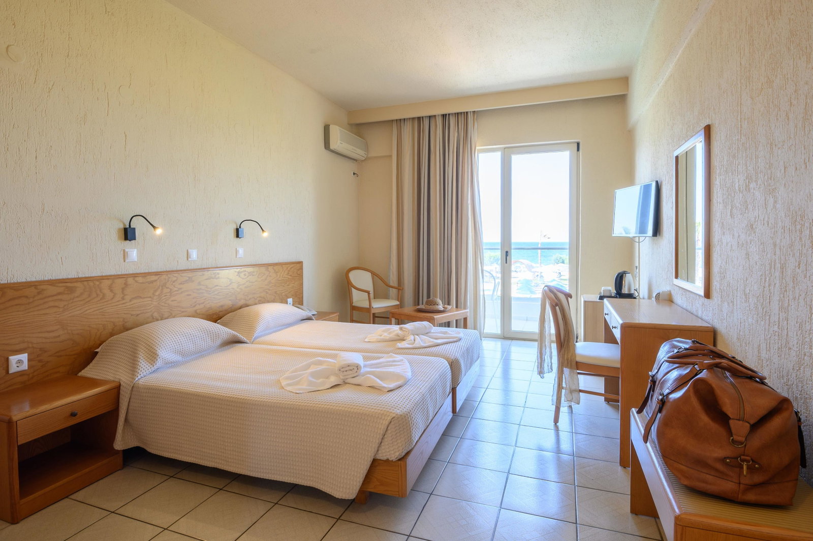 dal travel Malia Bay Beach Hotel & Bungalows